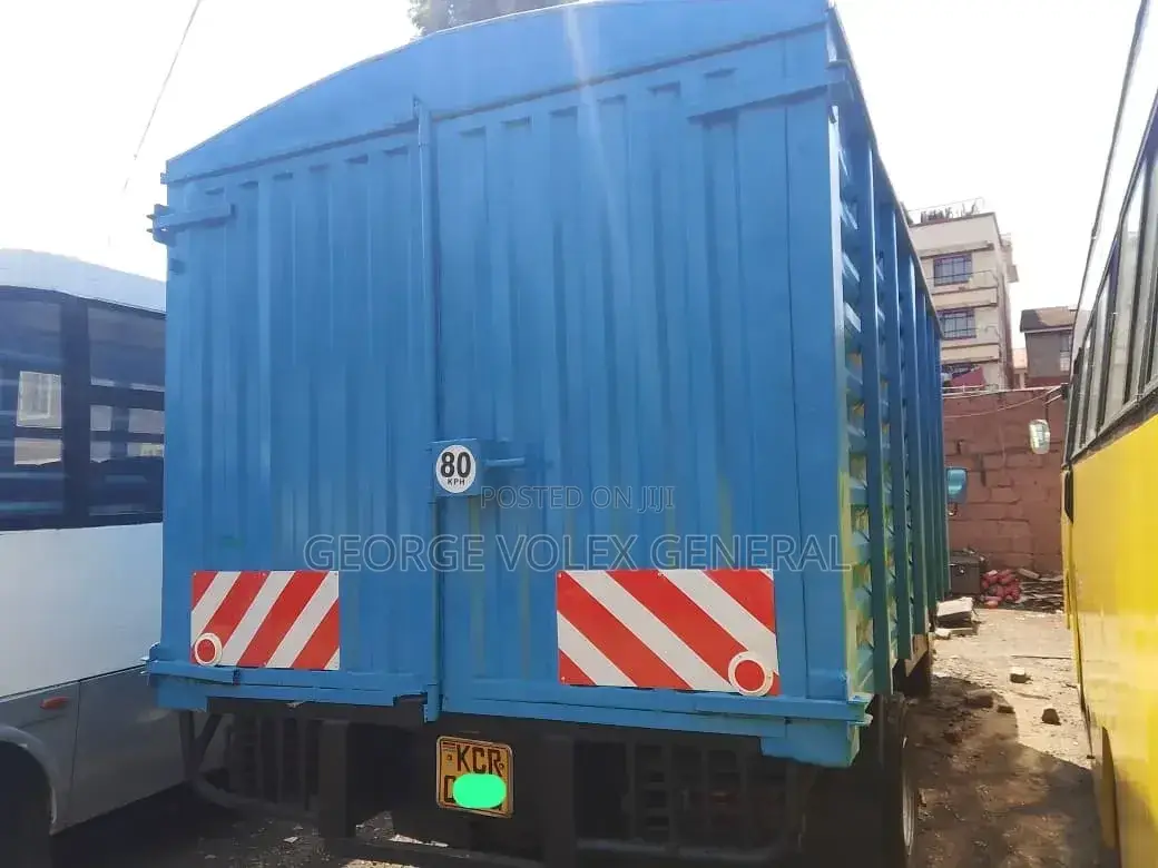 Isuzu NPR Track