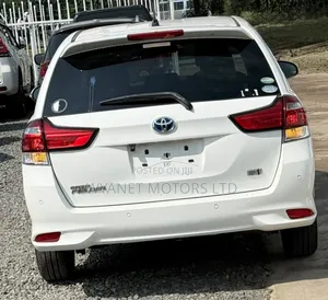 Toyota Corolla Fielder 2019 White