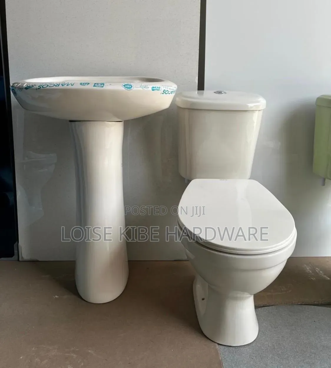 Complete Seat Toilet Available