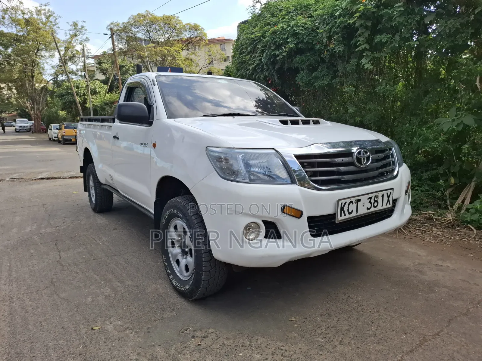 Toyota Hilux 2012 Off white