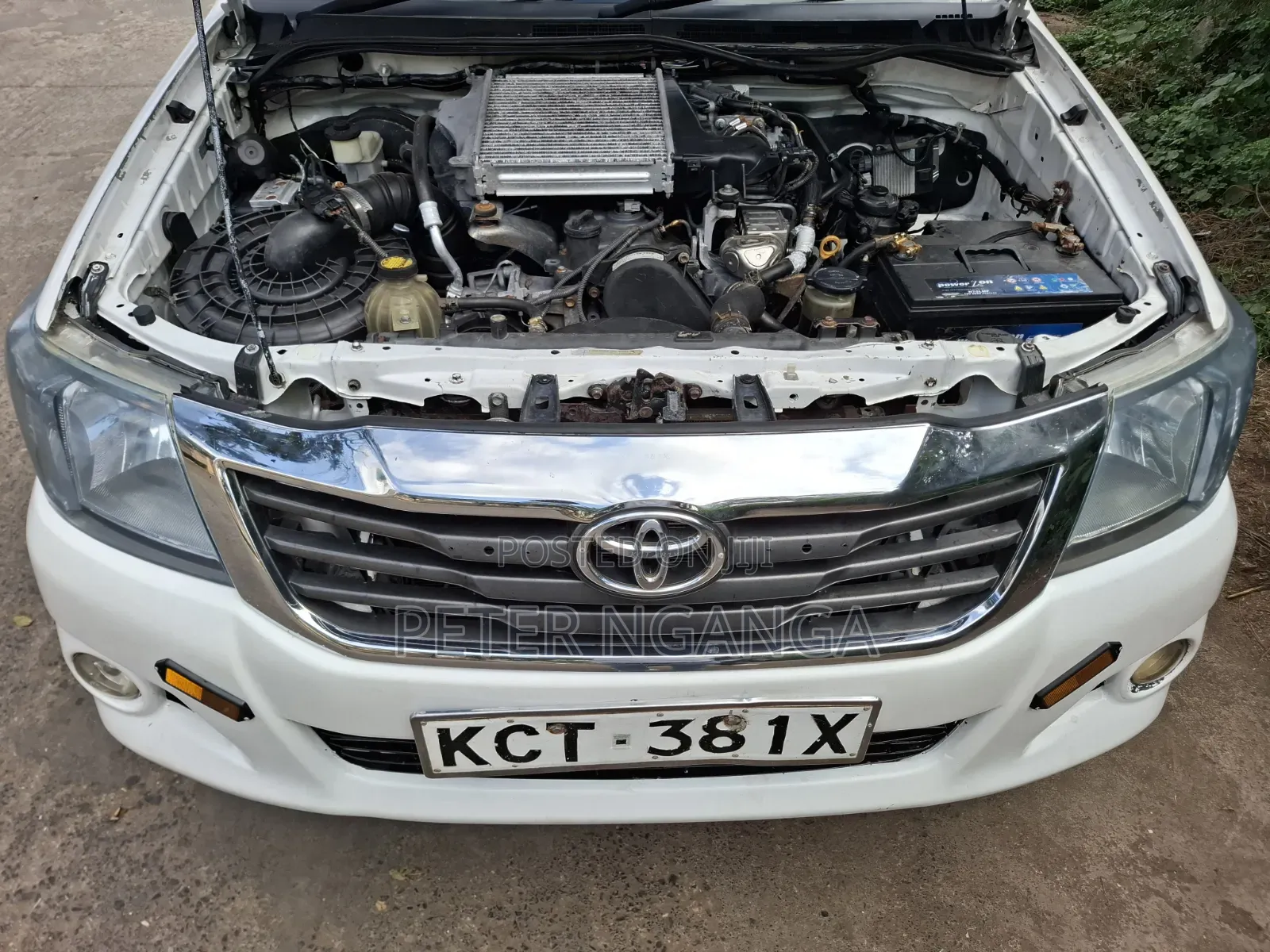 Toyota Hilux 2012 Off white