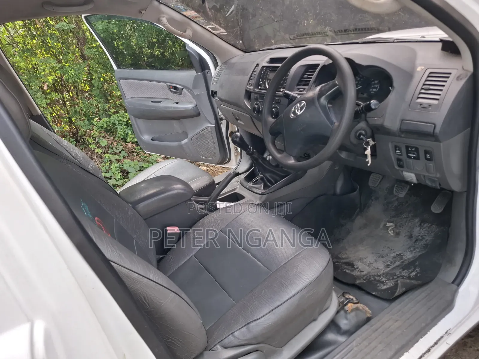 Toyota Hilux 2012 Off white