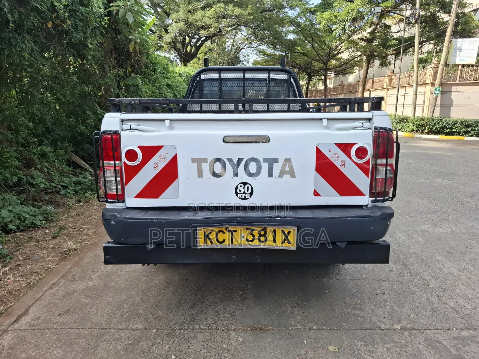 Toyota Hilux 2012 Off white