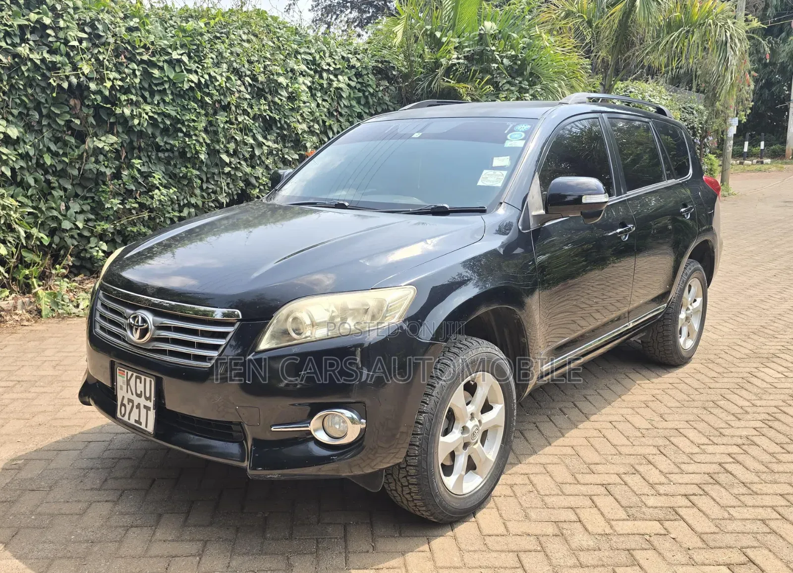 Toyota Vanguard 2013 Black