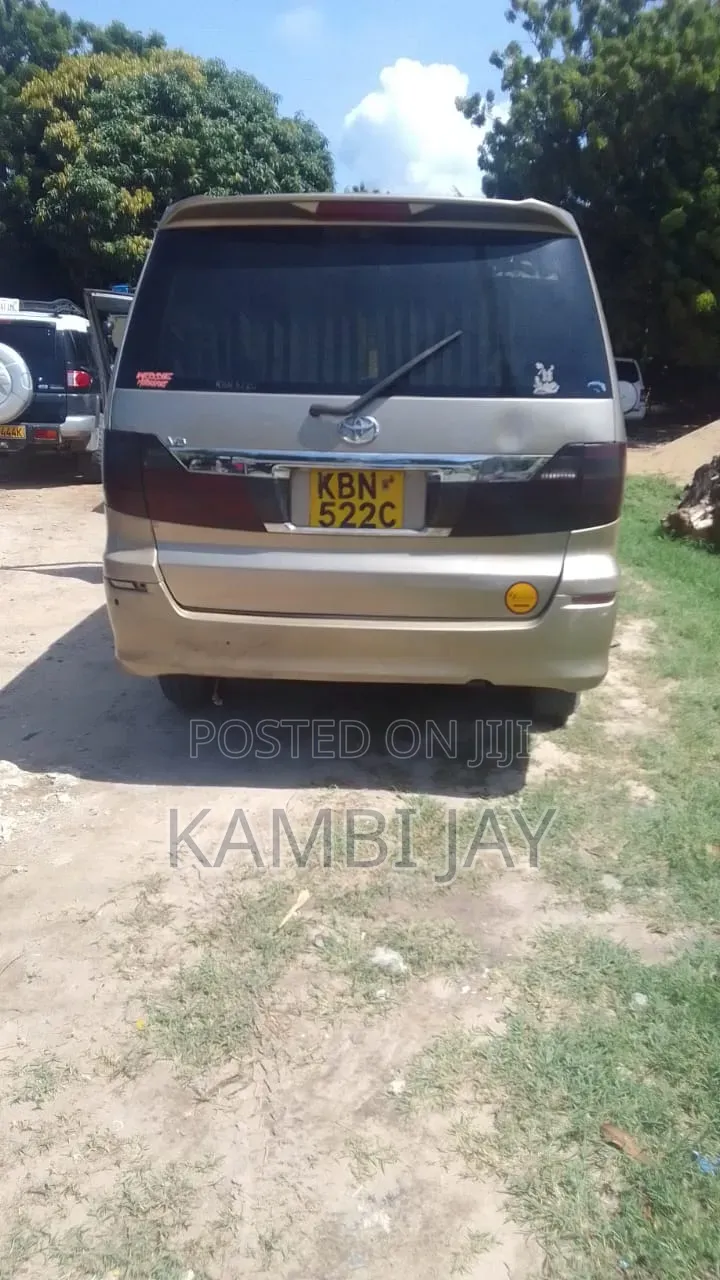 Toyota Alphard 2013