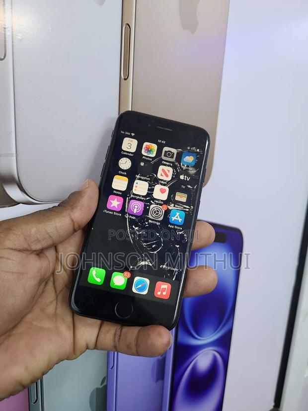Apple iPhone 7 32 GB Black - thumbnail 3