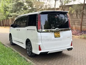 Toyota Noah 2018 White