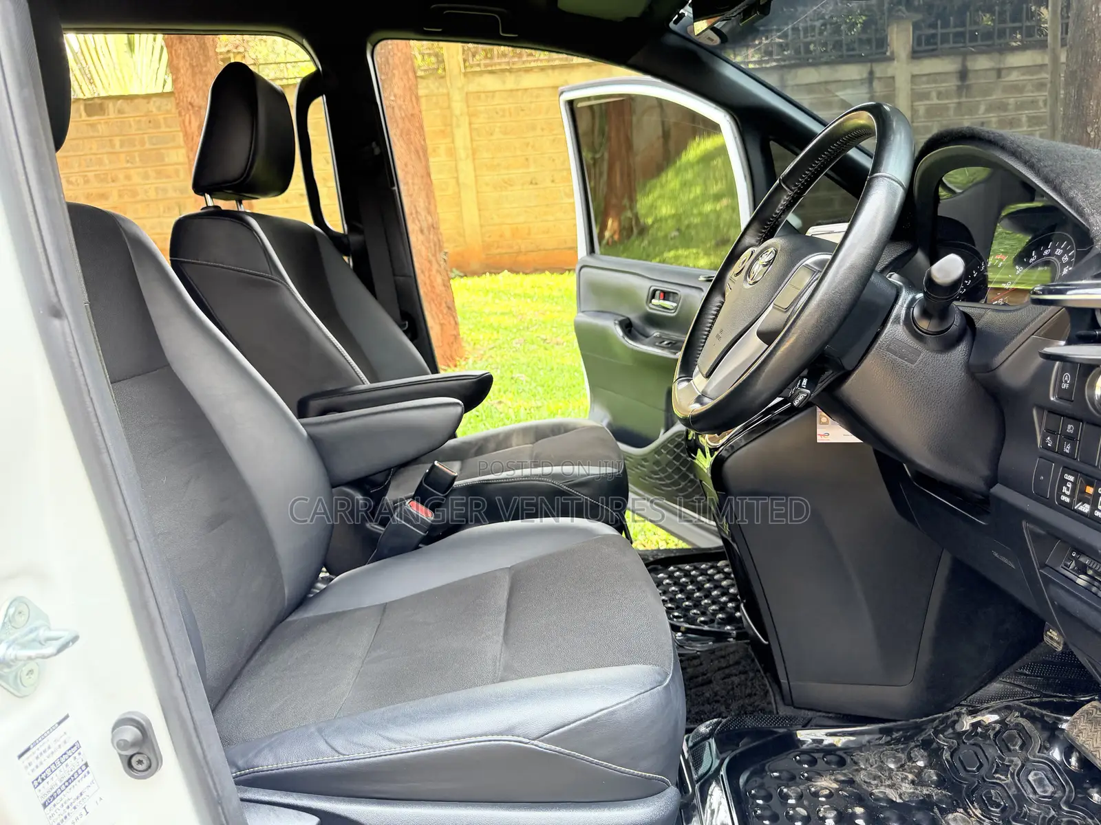 Toyota Noah 2018 White