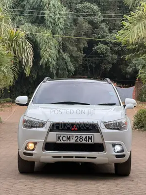 Mitsubishi RVR 2010 White