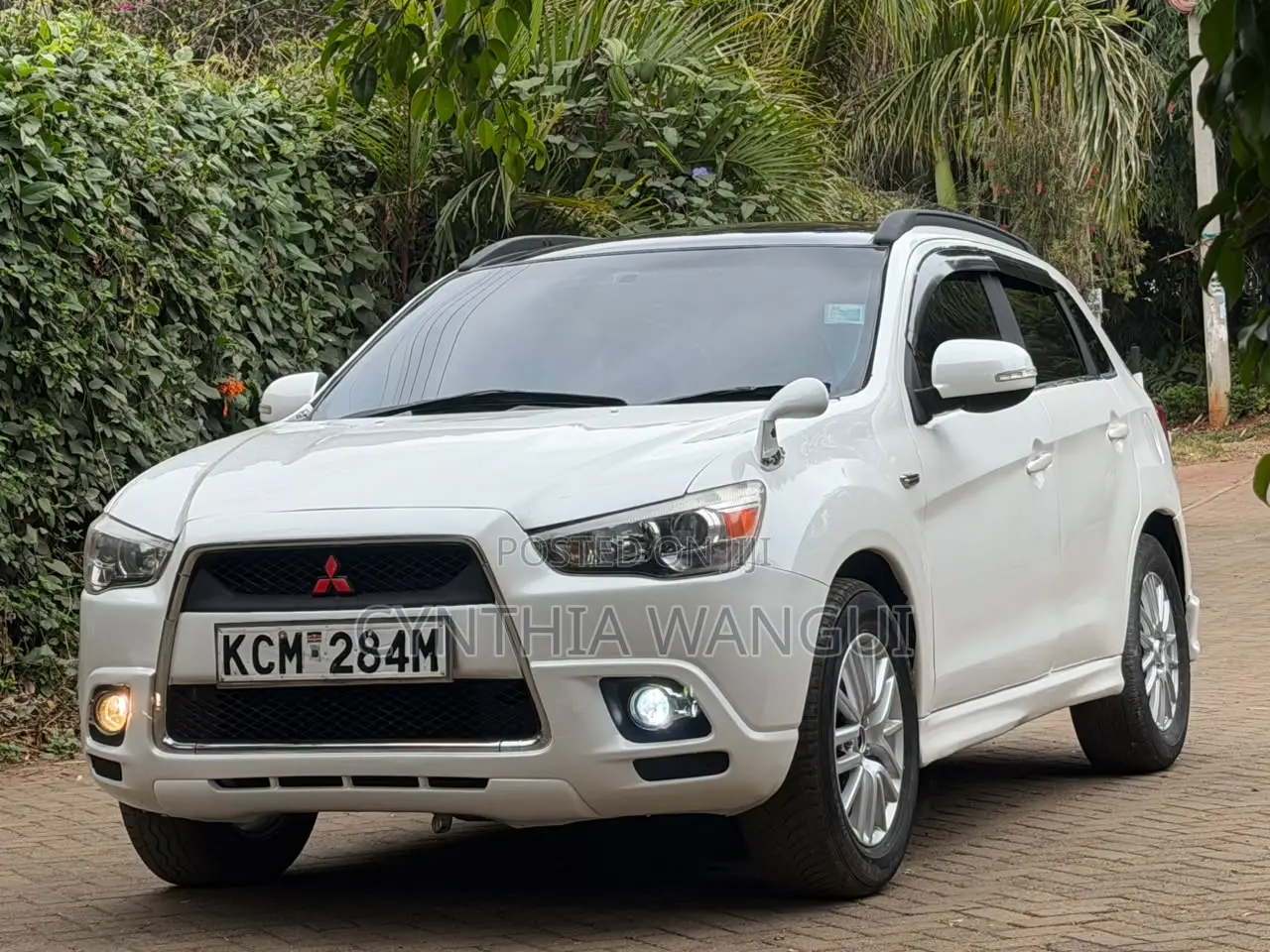 Mitsubishi RVR 2010 White