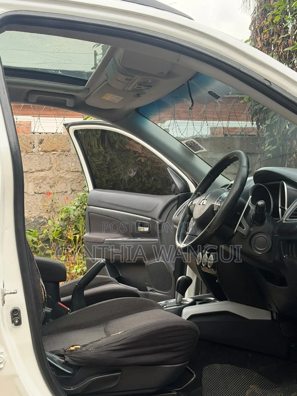 Mitsubishi RVR 2010 White