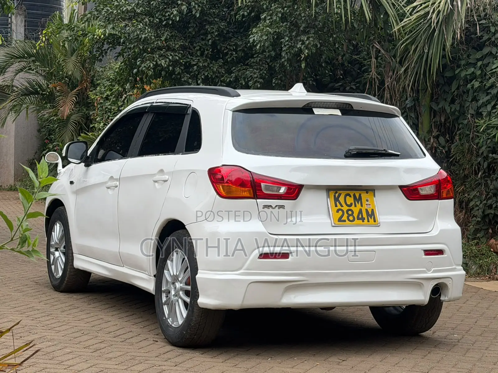 Mitsubishi RVR 2010 White