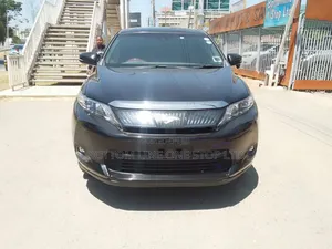 Toyota Harrier 2.0 2017 Black
