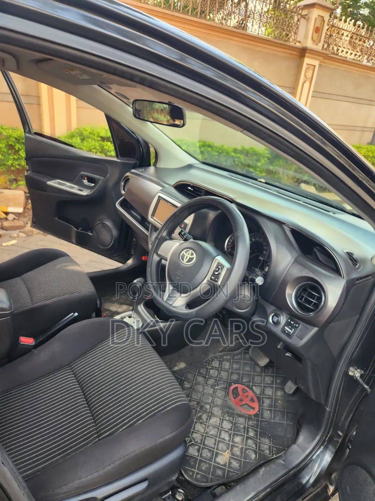 Toyota Vitz 2014 Black
