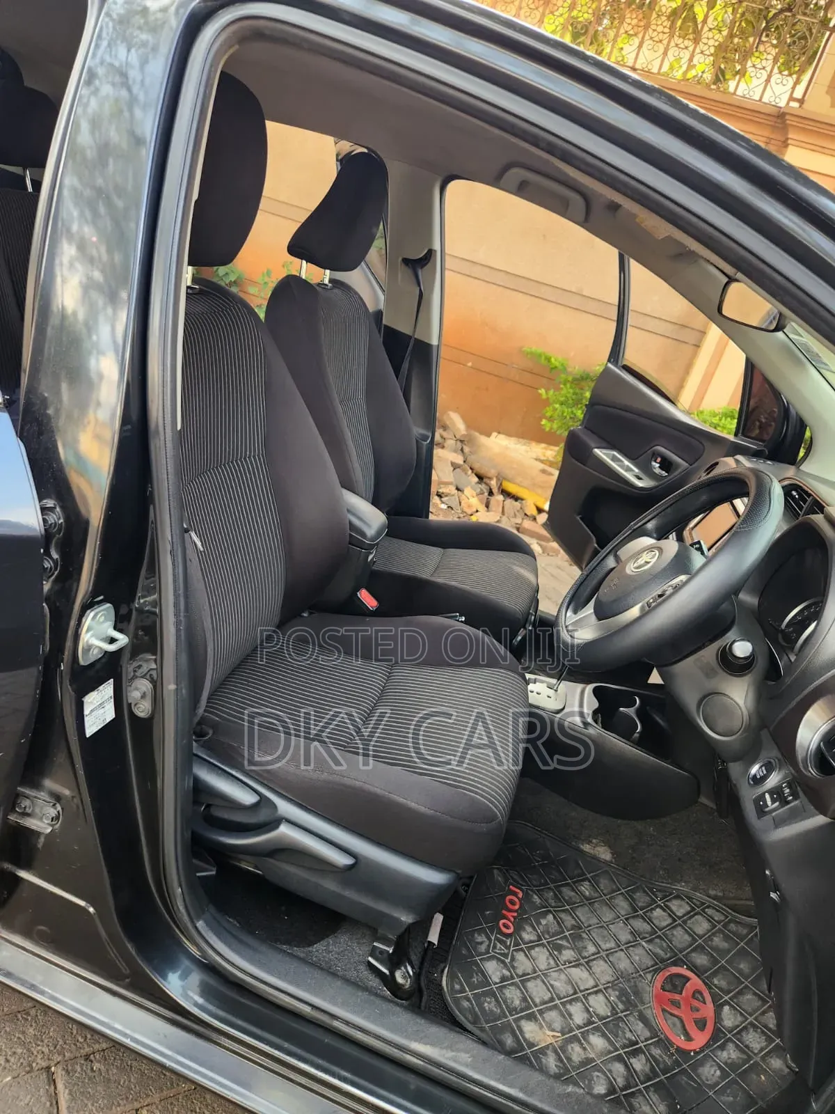 Toyota Vitz 2014 Black