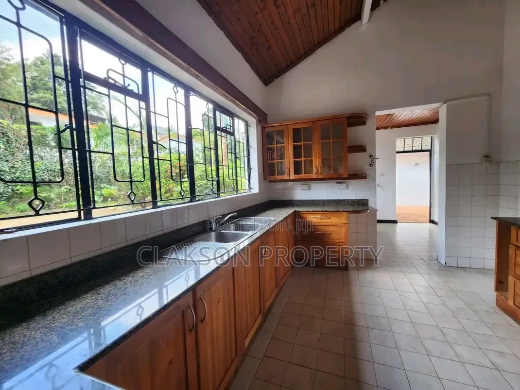 4bdrm Townhouse / Terrace in Lavington, Muthangari for rent