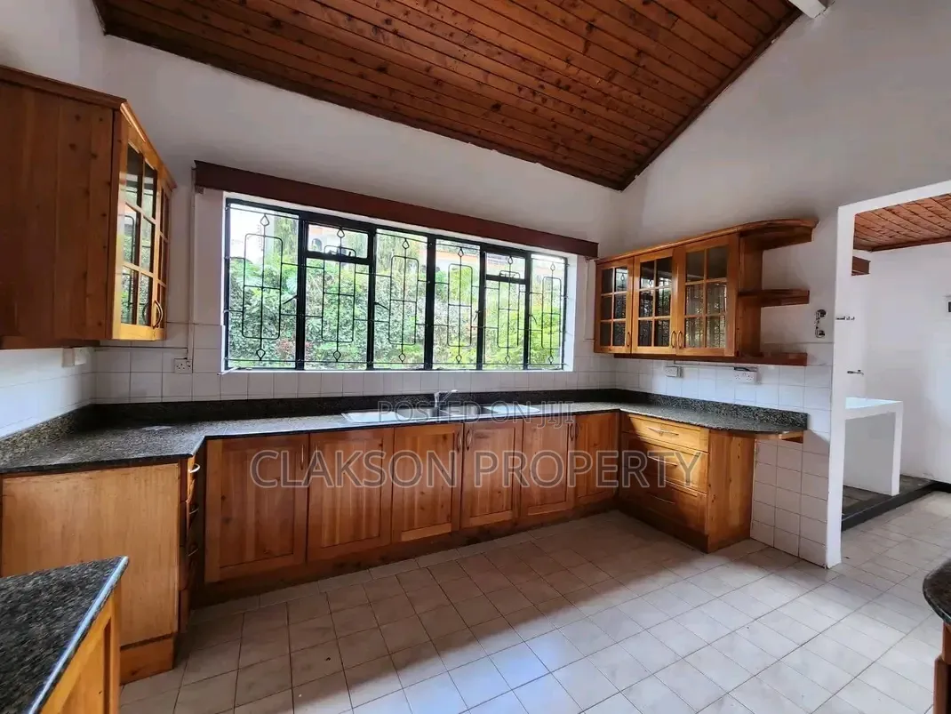 4bdrm Townhouse / Terrace in Lavington, Muthangari for rent