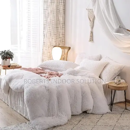 Soft Fluffy White Plush Fabric Duvet
