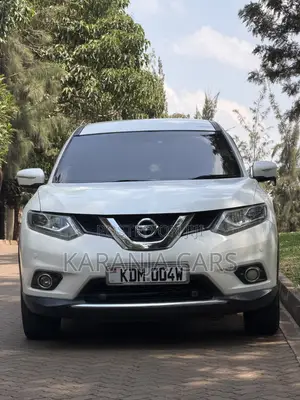 Nissan X-Trail 2.0 Petrol FWD 2016 White