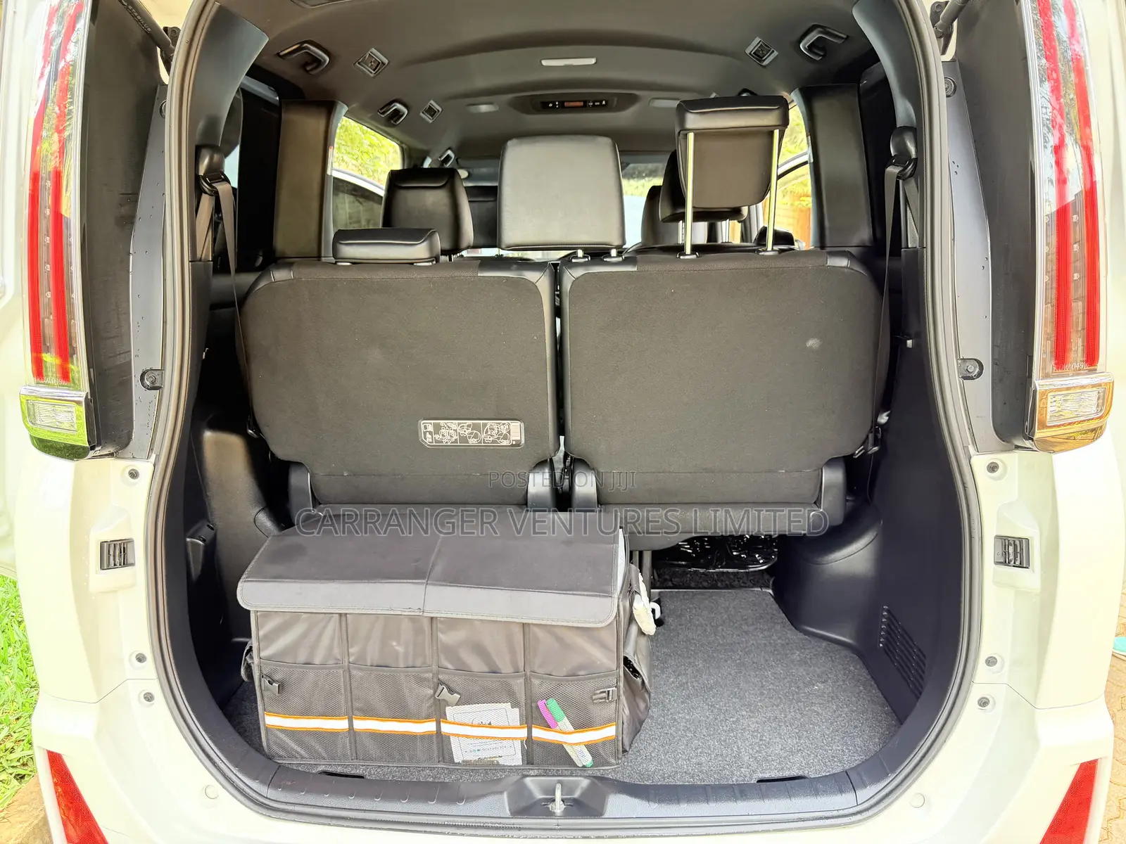 Toyota Noah 2018 White