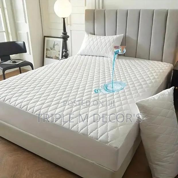 Luxury Hotel Style Mattress Protector - main view