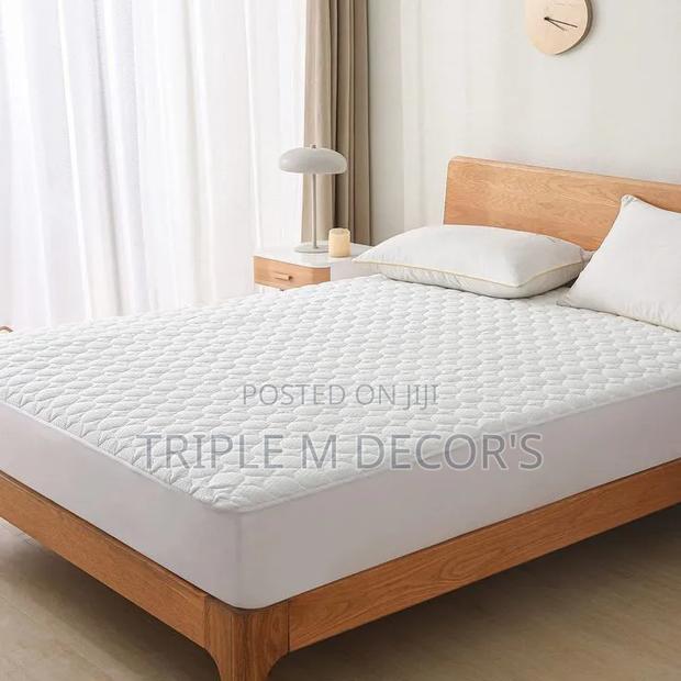 Luxury Hotel Style Mattress Protector - thumbnail 2