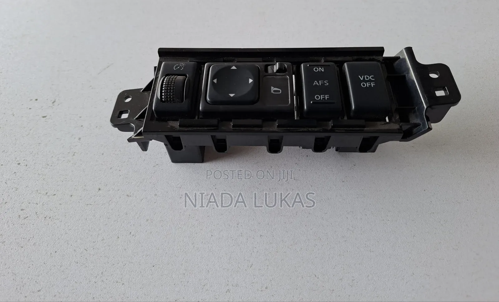 Oem Infiniti M35/M45 (2006-2010) Dashboard Switch Assembly