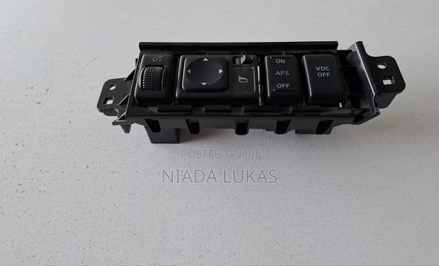 Oem Infiniti M35/M45 (2006-2010) Dashboard Switch Assembly