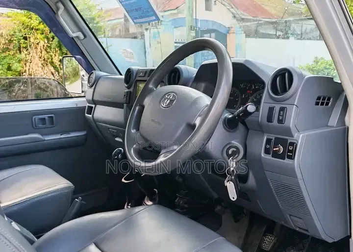 Toyota Land Cruiser 2019 Off white