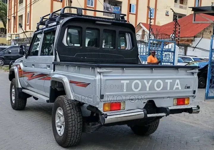 Toyota Land Cruiser 2019 Off white