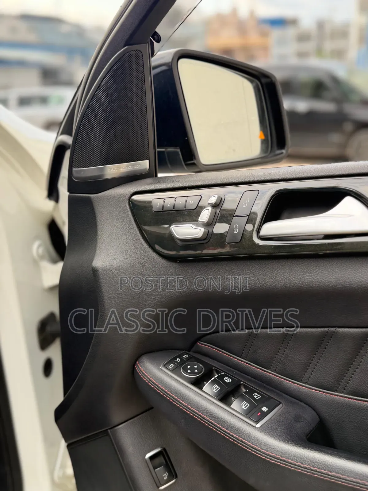 Mercedes-Benz GLE-Class 2017 Off white