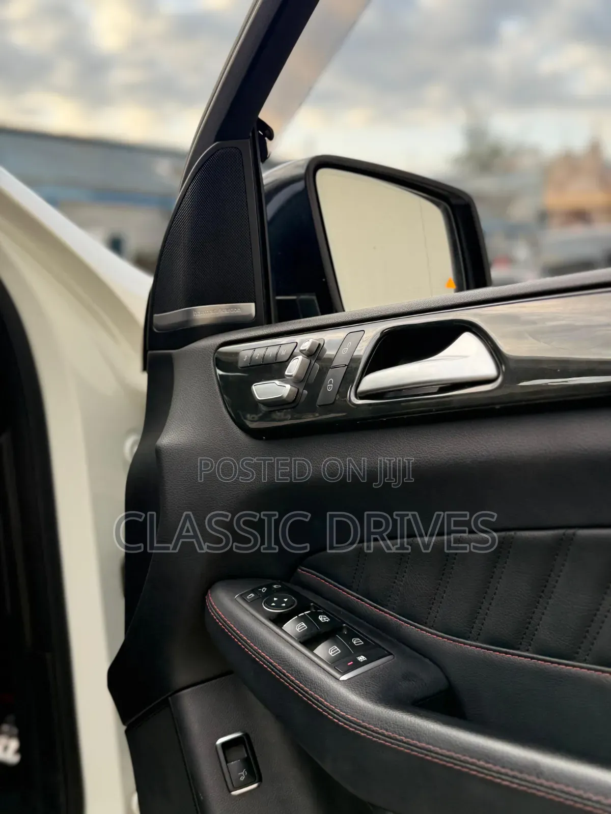 Mercedes-Benz GLE-Class 2017 Off white