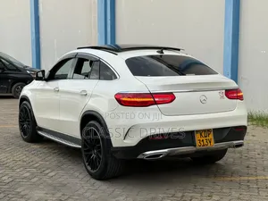 Mercedes-Benz GLE-Class 2017 Off white