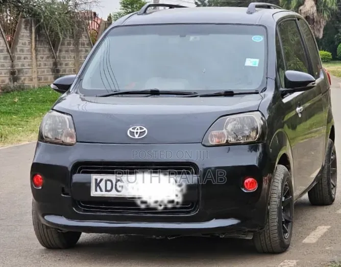 Toyota Porte 2014 Black
