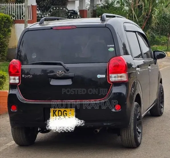 Toyota Porte 2014 Black