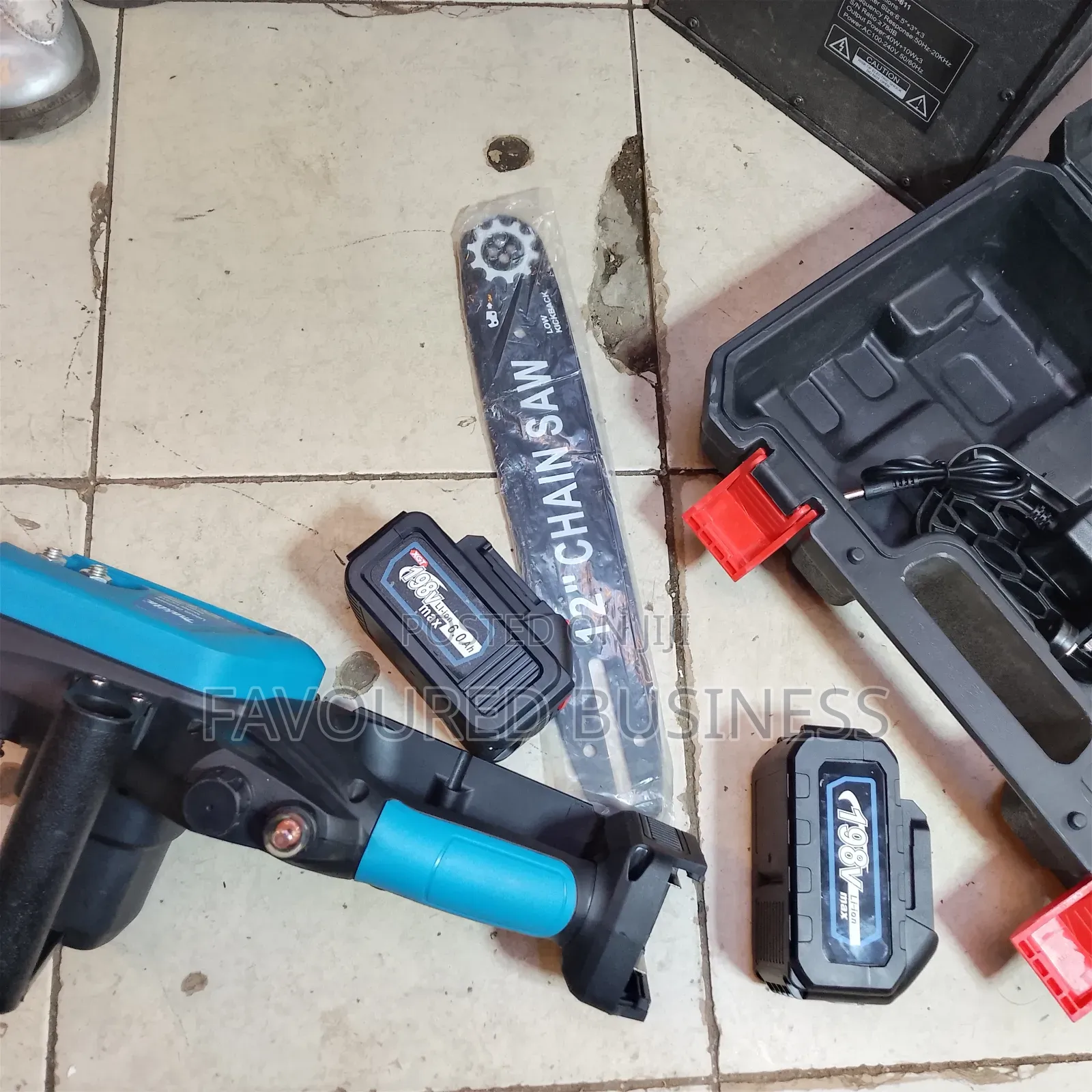 Powerful Cordless Chainsaw Makita/ 12"Powersaw Available