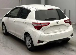 Toyota Vitz 2019 Off white