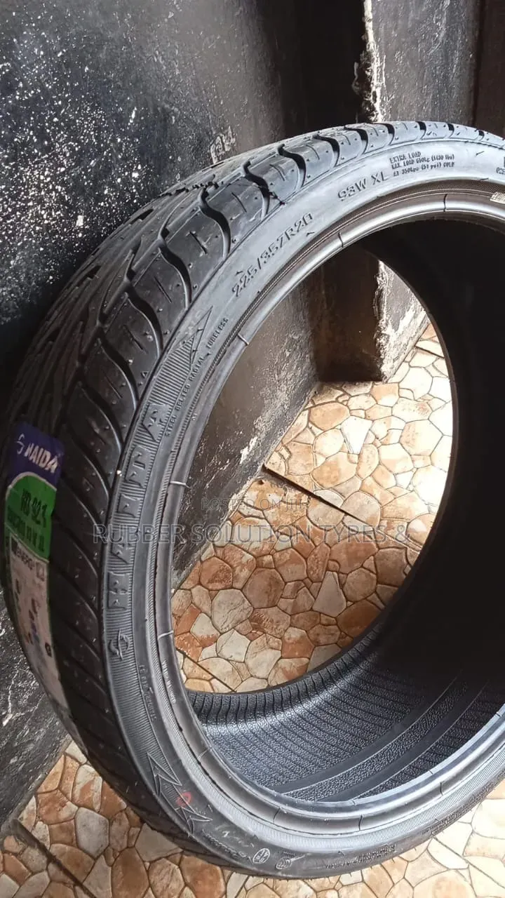 225 /35 R20 Haida Tyres 93w X/L Hd 921