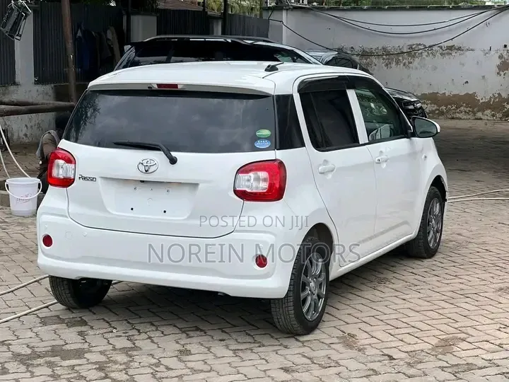Toyota Passo 2019 White