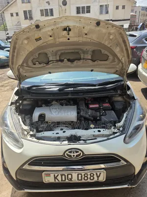 Toyota Sienta 2017 White