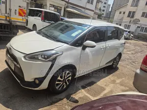 Toyota Sienta 2017 White