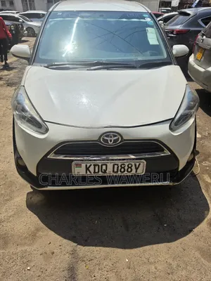 Toyota Sienta 2017 White