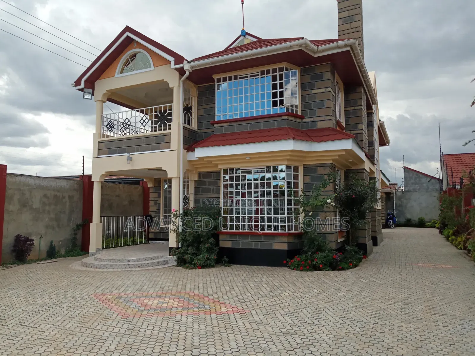 4bdrm Mansion in Blankets Estate for sale