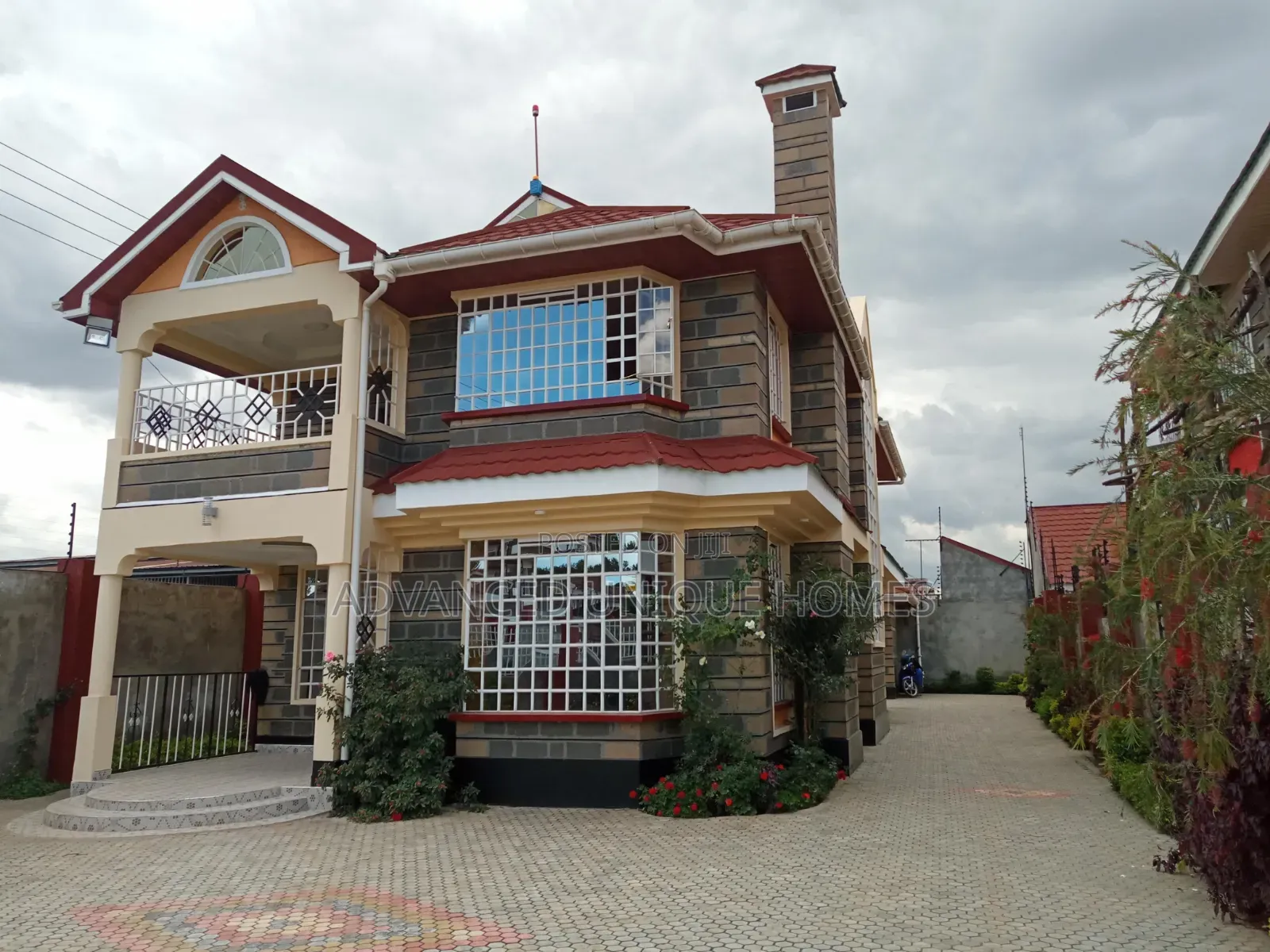 4bdrm Mansion in Blankets Estate for sale
