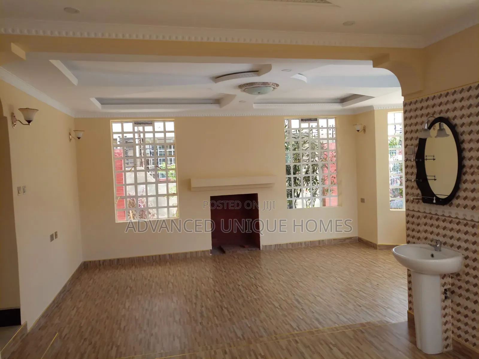 4bdrm Mansion in Blankets Estate for sale