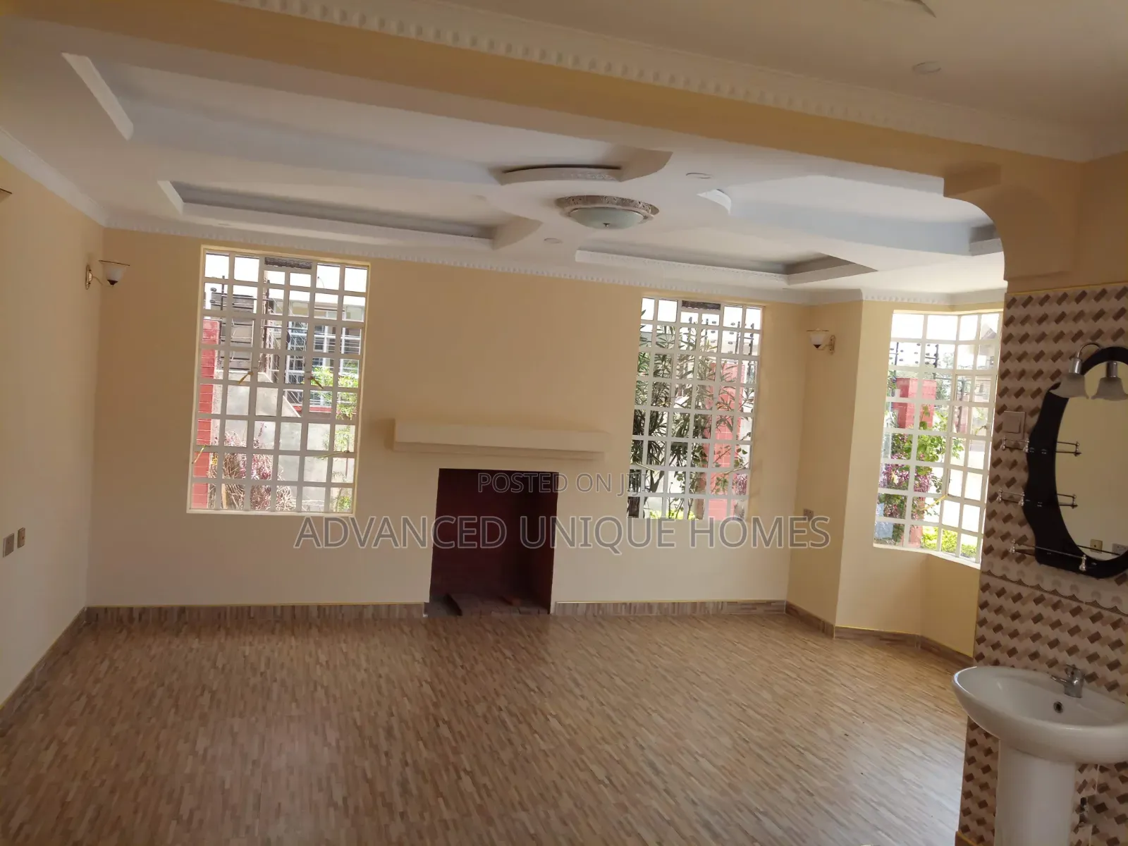 4bdrm Mansion in Blankets Estate for sale