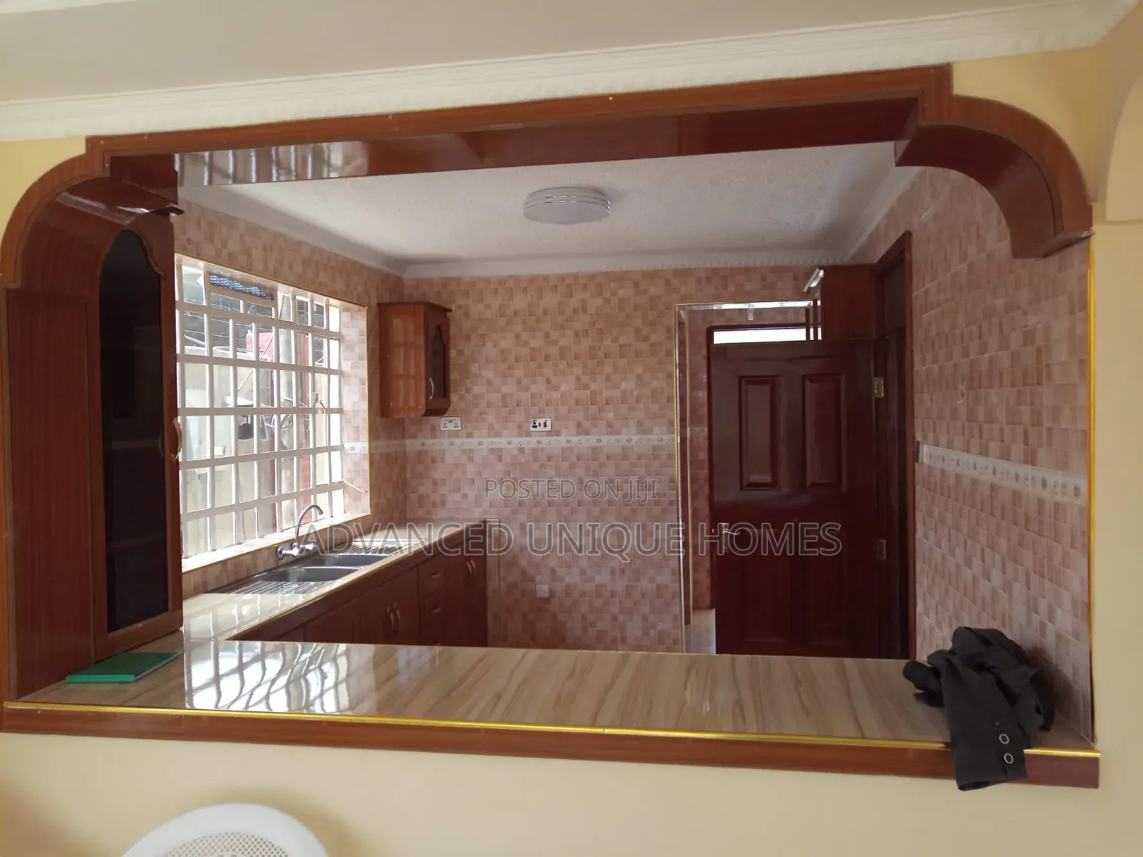 4bdrm Mansion in Blankets Estate for sale