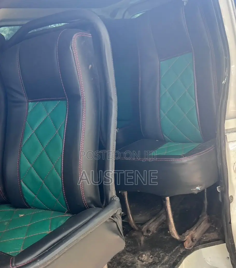 Toyota HiAce 2013 White