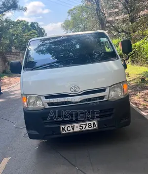 Toyota HiAce 2013 White