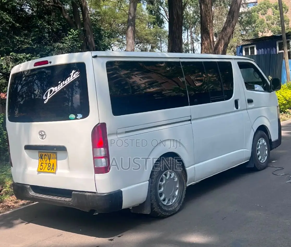 Toyota HiAce 2013 White